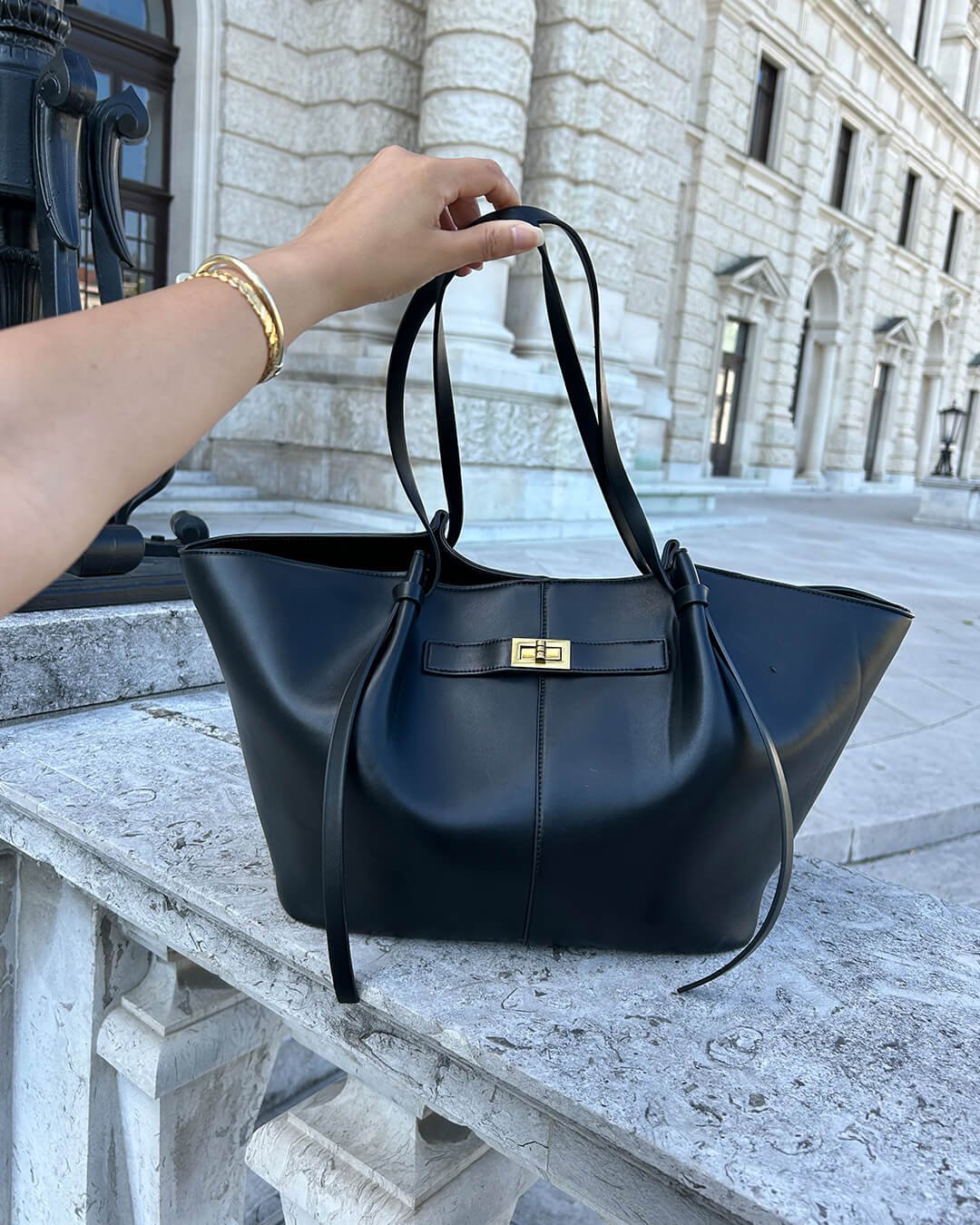 Verona | Structured Shoulder Bag – Elegant Everyday Style