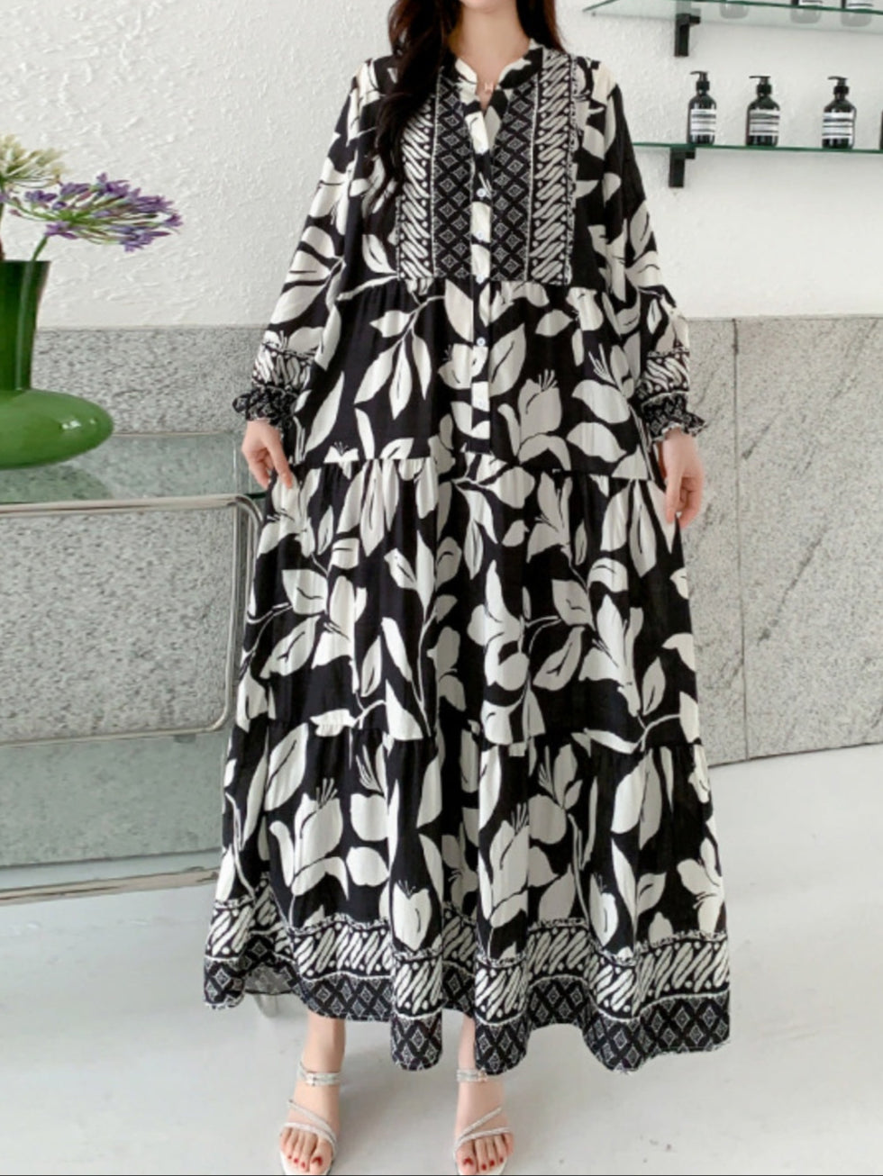 CRESSIDA – FLOWY DRESS WITH STATEMENT LANTERN SLEEVES