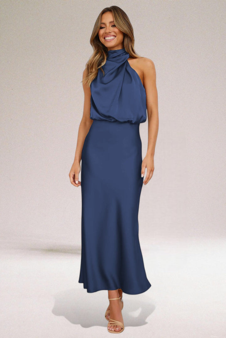 Élodie - Glamorous satin dress with halter neck.