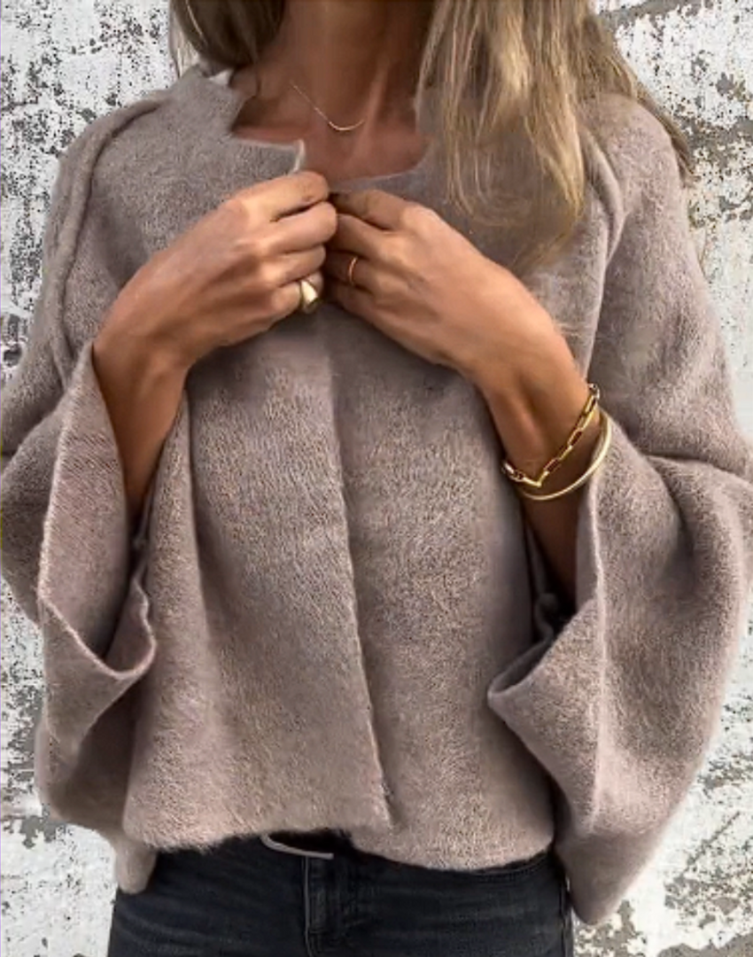 ISMERA – NEUTRAL DRAPED KNIT TOP