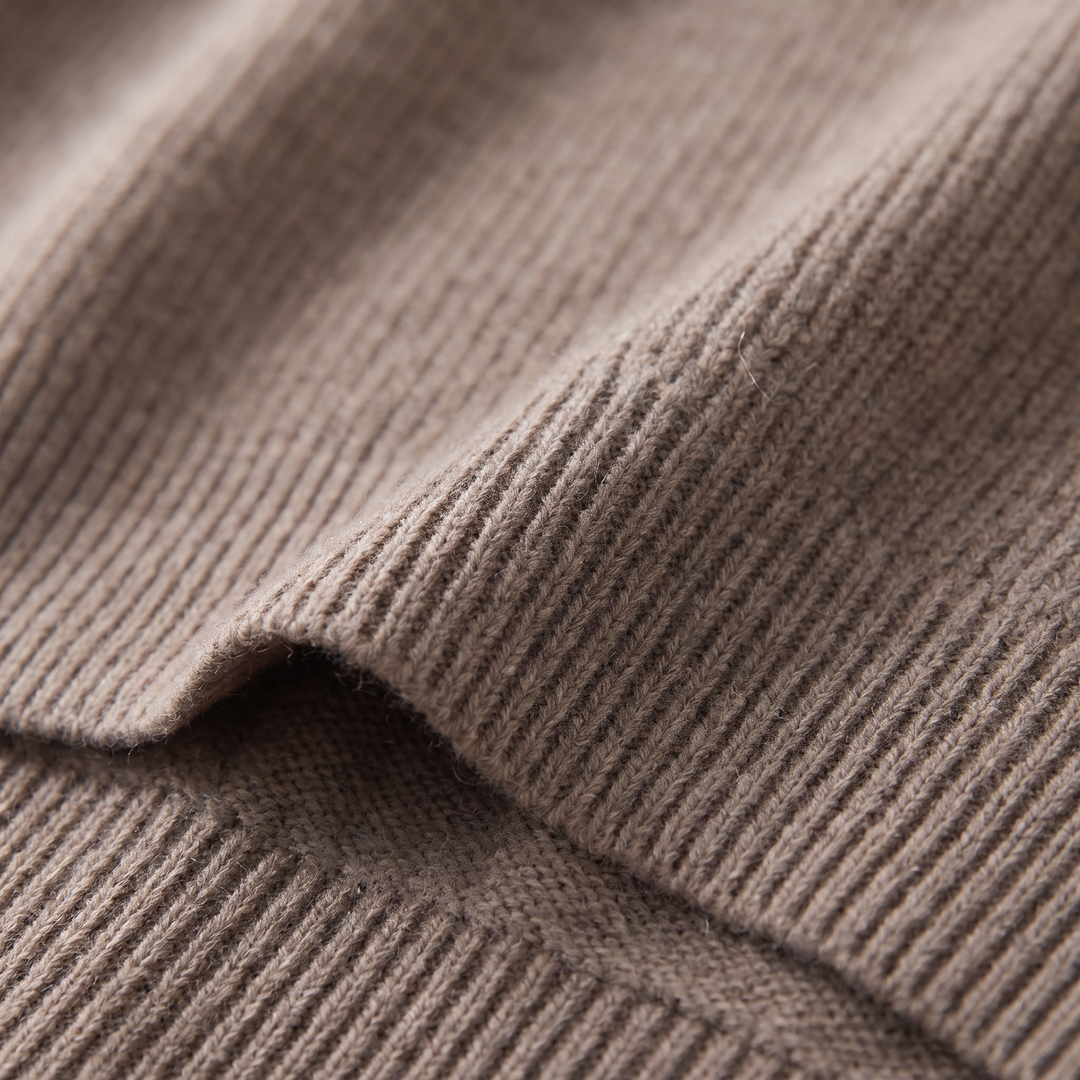 Cameron | Cozy Style V-Neck Knit Sweater