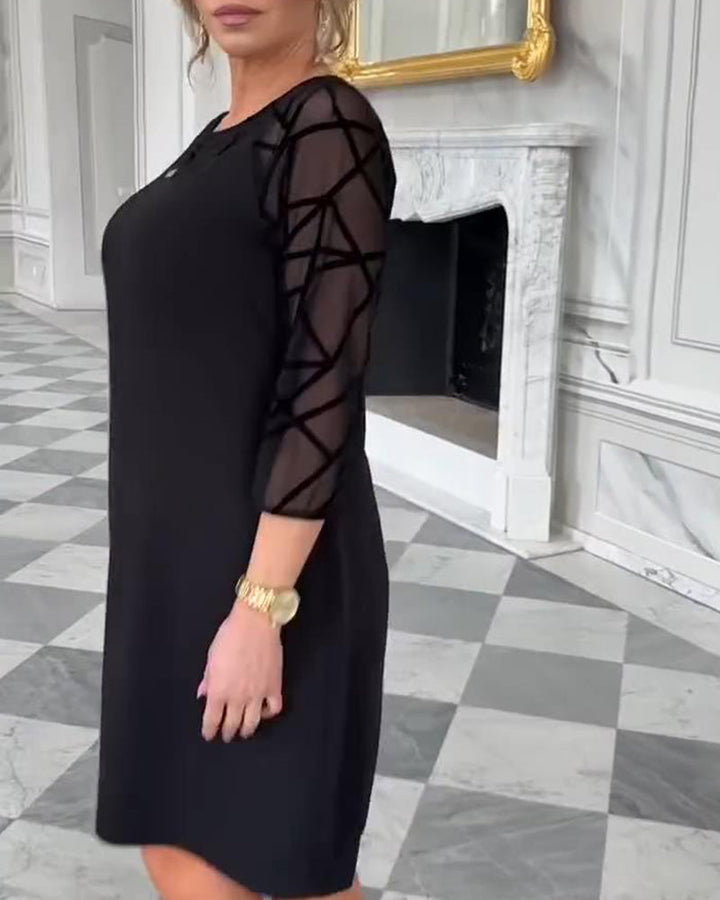 Elegant Dress with Round Neckline and Modern Design
