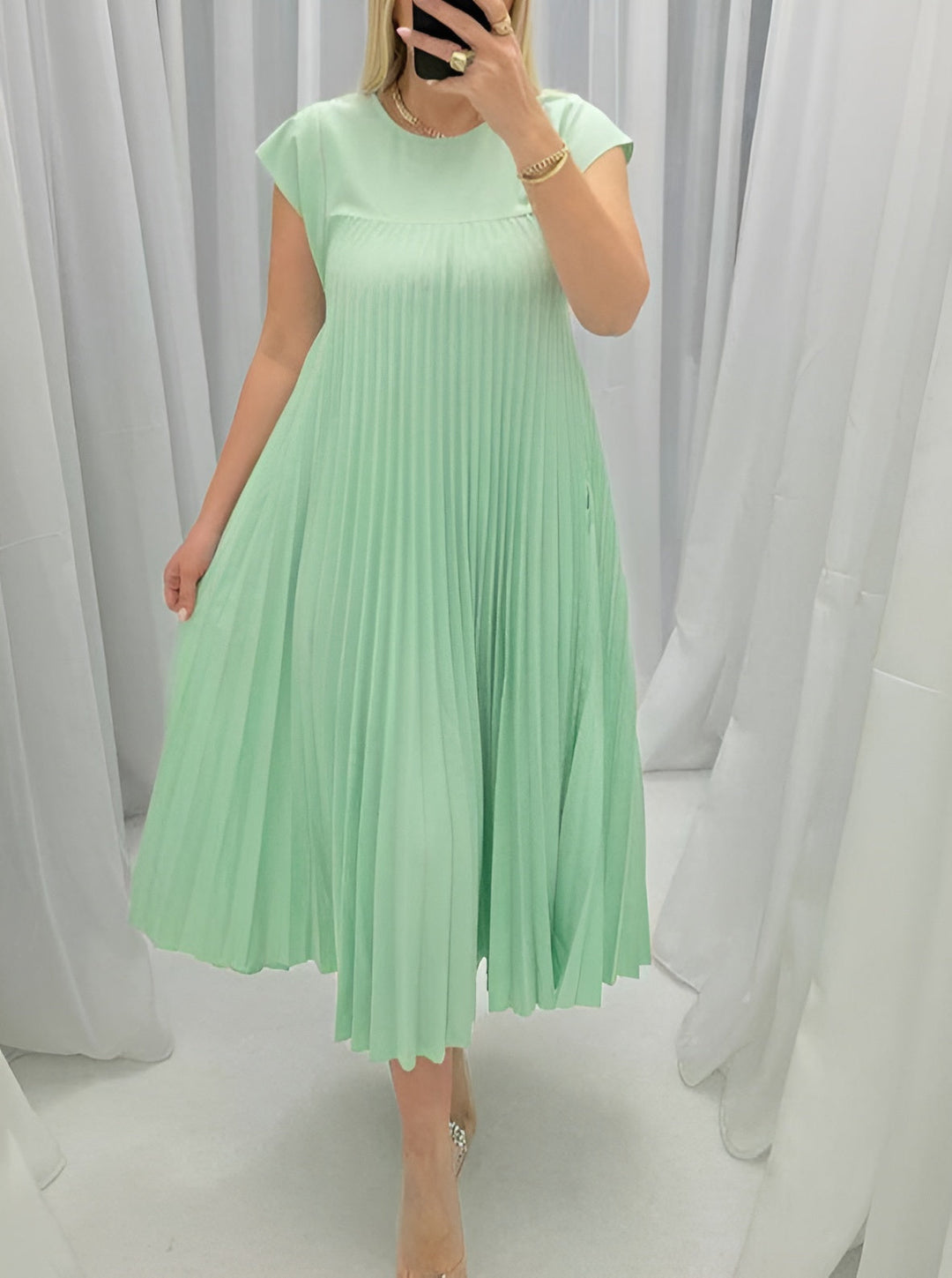 Simone | Lightweight and Refined Pleated Dress