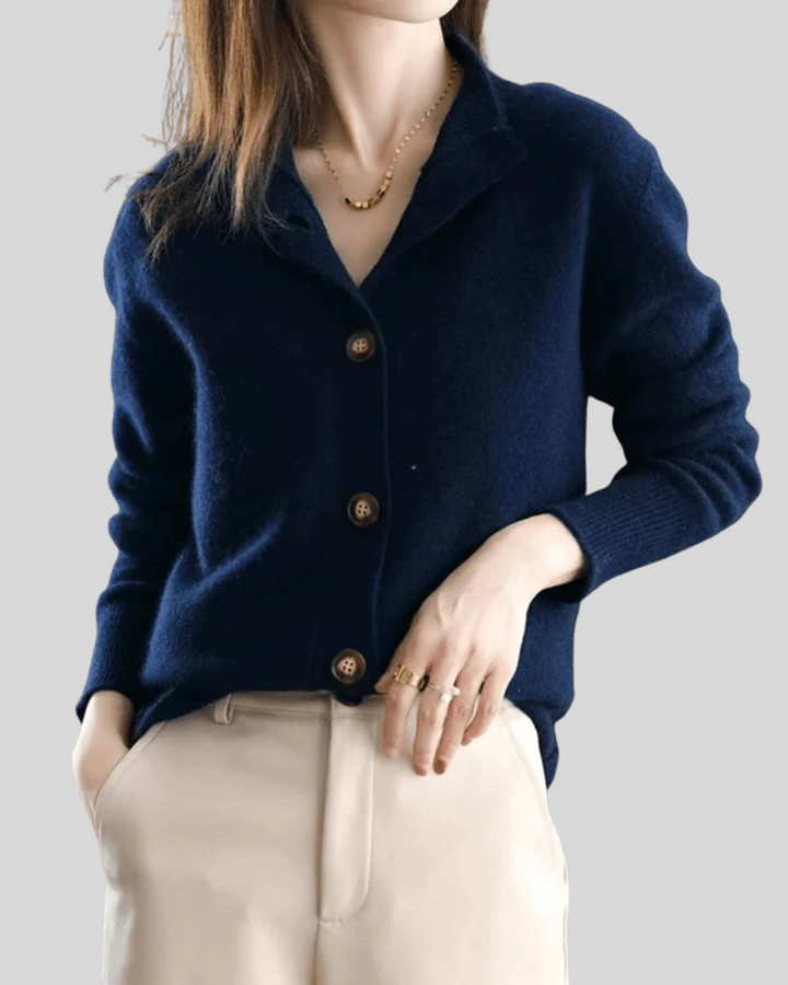 MIRELYSSA – RETRO-STYLE KNITTED GILET WITH ELEGANT DESIGN
