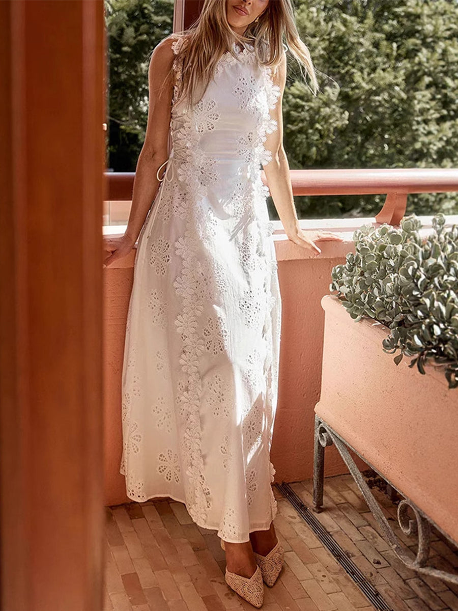 ARLYNNA – LACE FLORAL TIE-STRAP MAXI DRESS