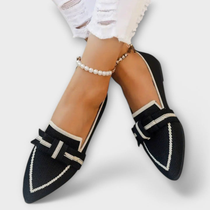 Flat Women's Shoes with Tied Design