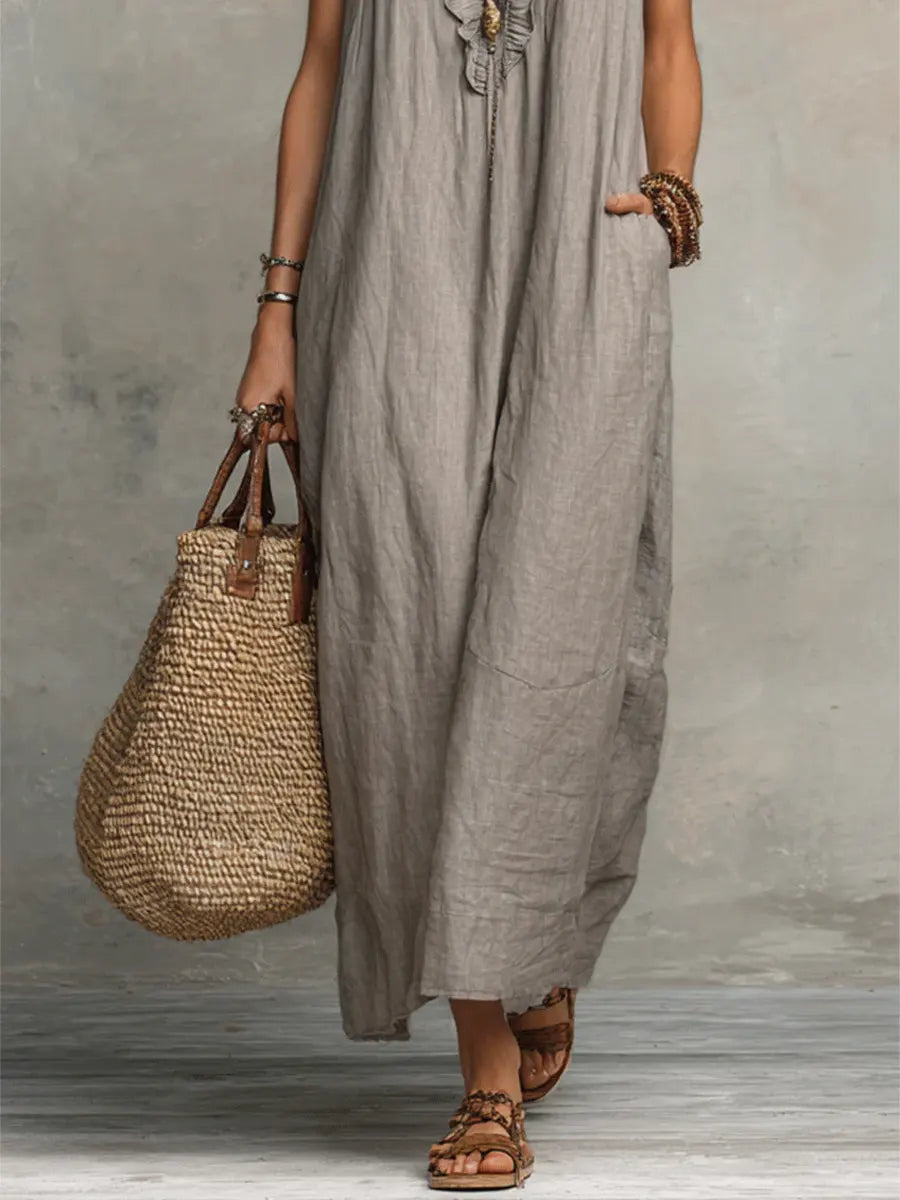 Mariana | Elegant And Feminine Ruffle V-Neck Maxi Dress