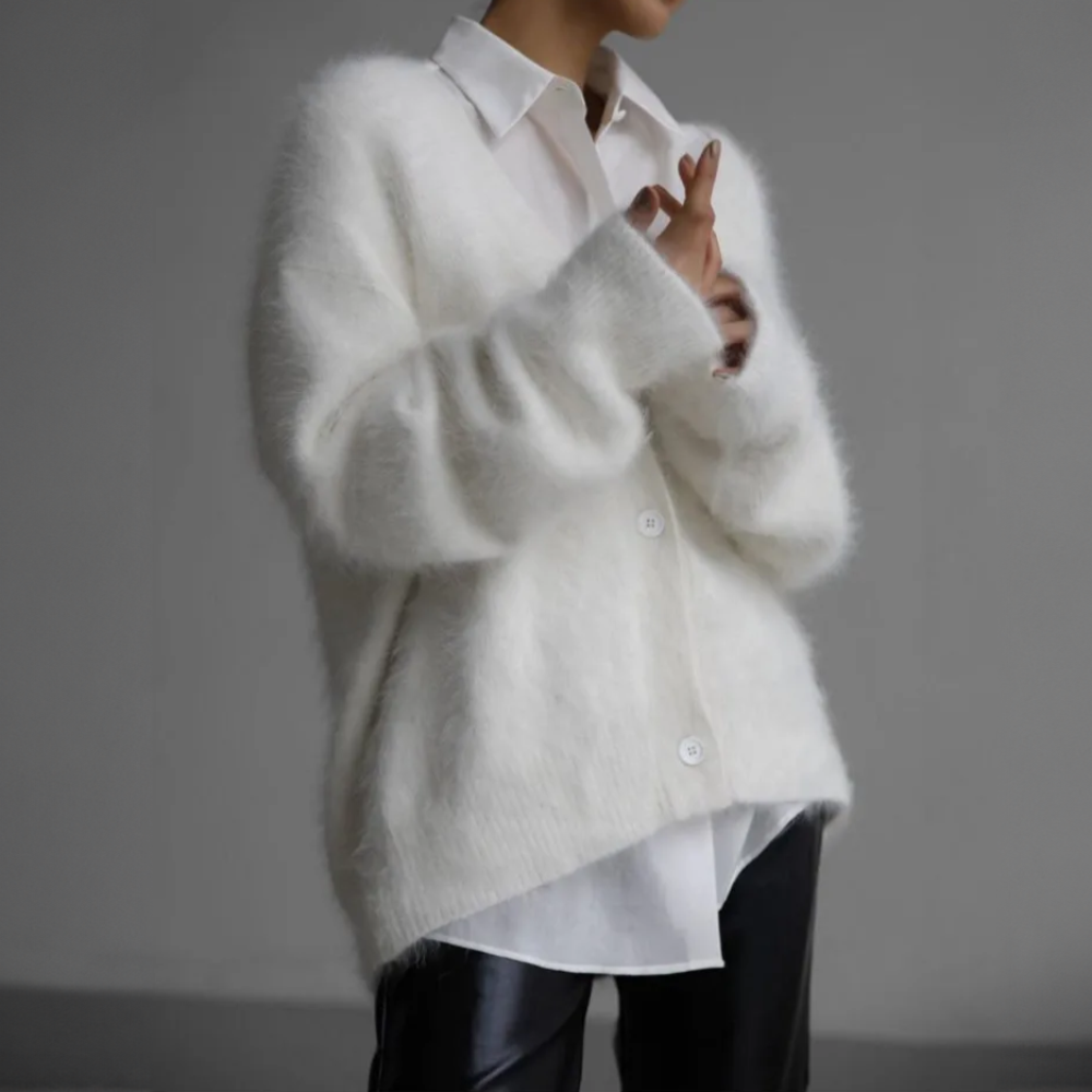 Akira | Loose Fit for Soft Comfort Cashmere Cardigan