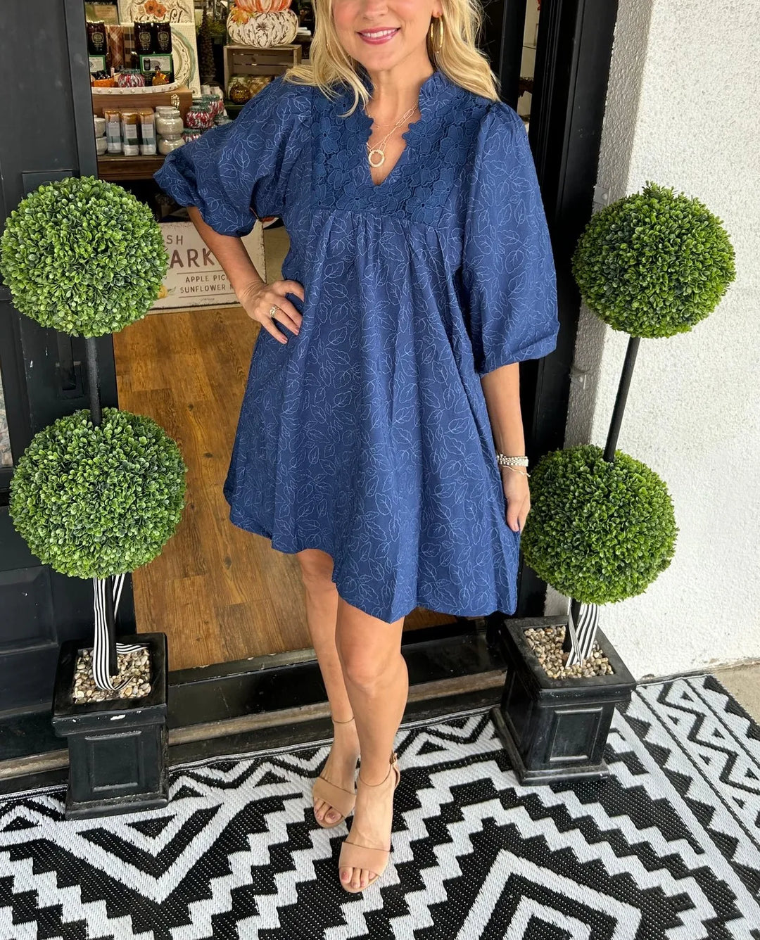 CALINDRA – V-NECK LACE DETAIL DRESS