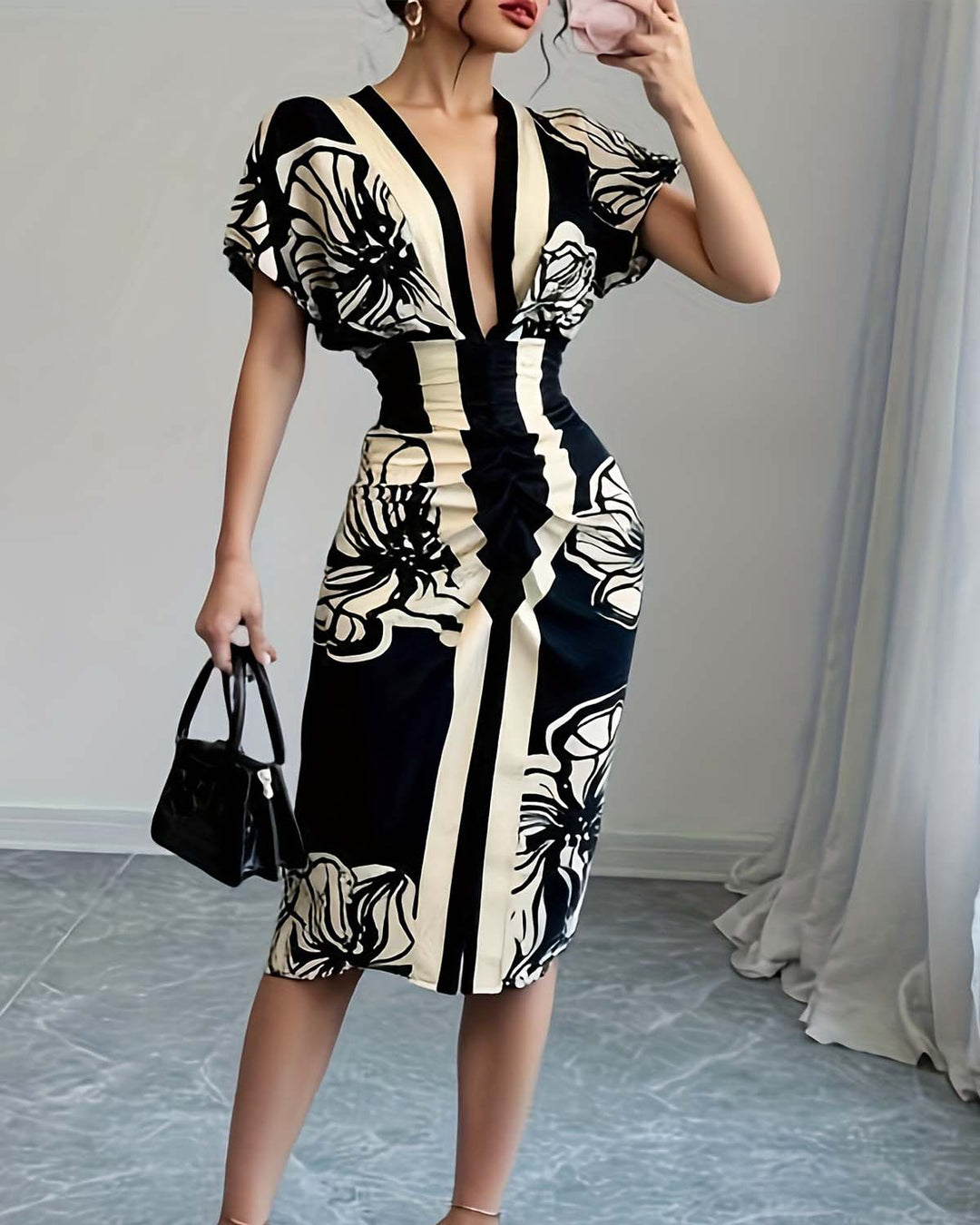 Hodiah - Chic Pleated Dress