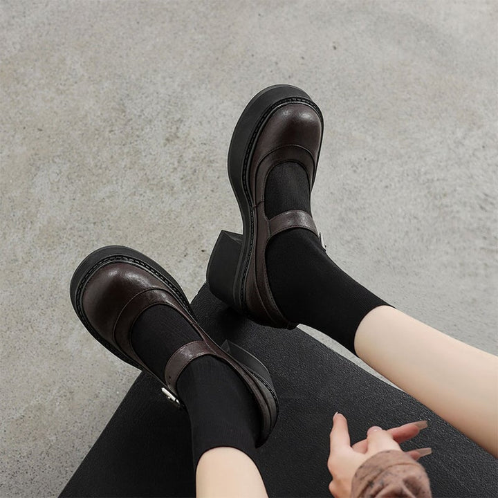 Pela Leather Pumps
